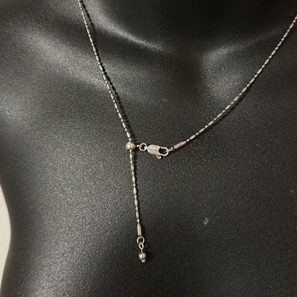 I love u in sign language on a faceted chain necklace - Picture 2 of 8